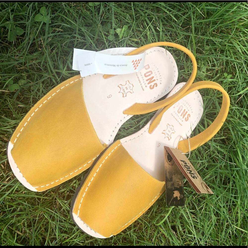 NWT Pons Avarcas Sz 9 in Saffron